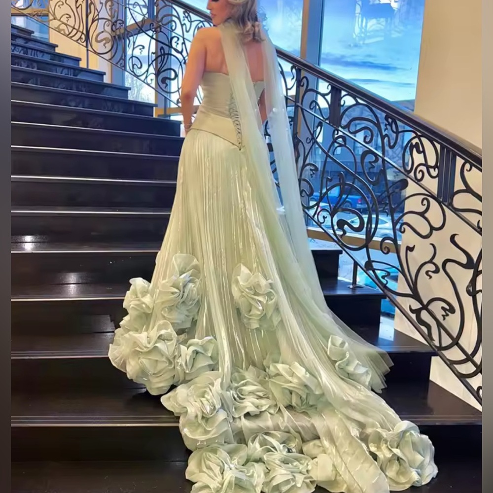 NEW $1985 La Rosée Impériale Gown - Picture 7 of 12